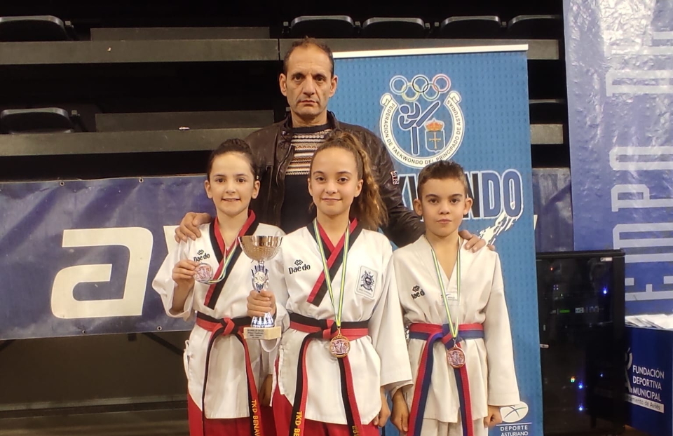 Un Oro, una Plata y un Bronce en el VII Open de Avilés de Poomsaes