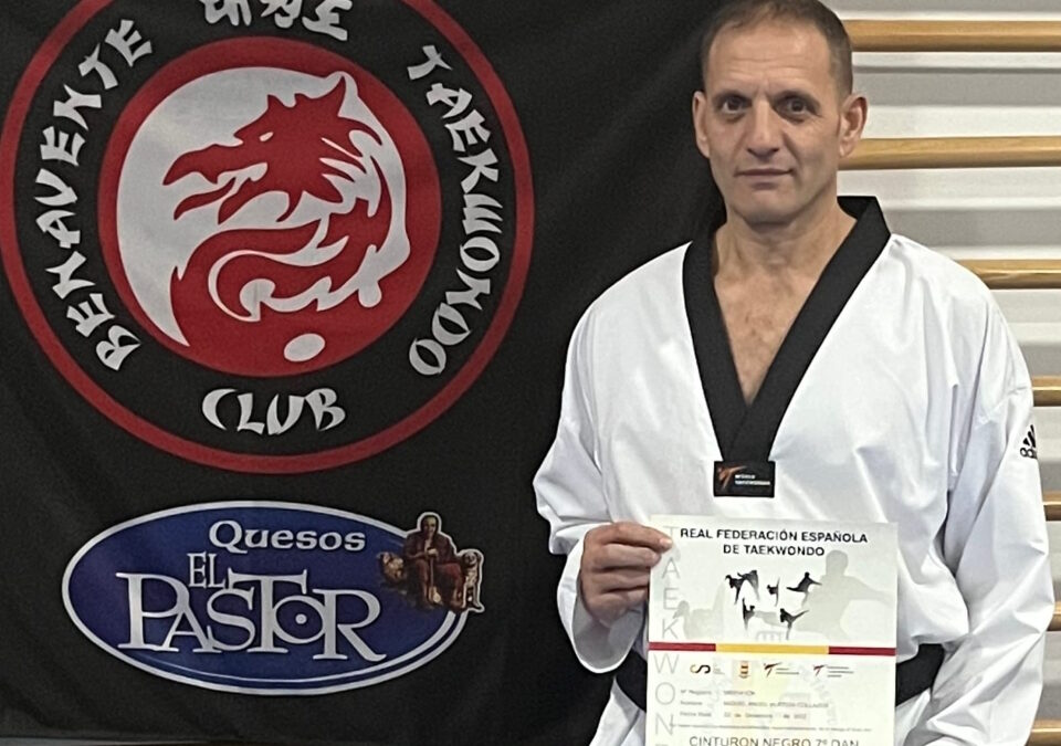 La Real Federación Española de Taekwondo reconoce la excepcional labor del Maestro Miguel Ángel Huerga Collazos con el 7º Dan