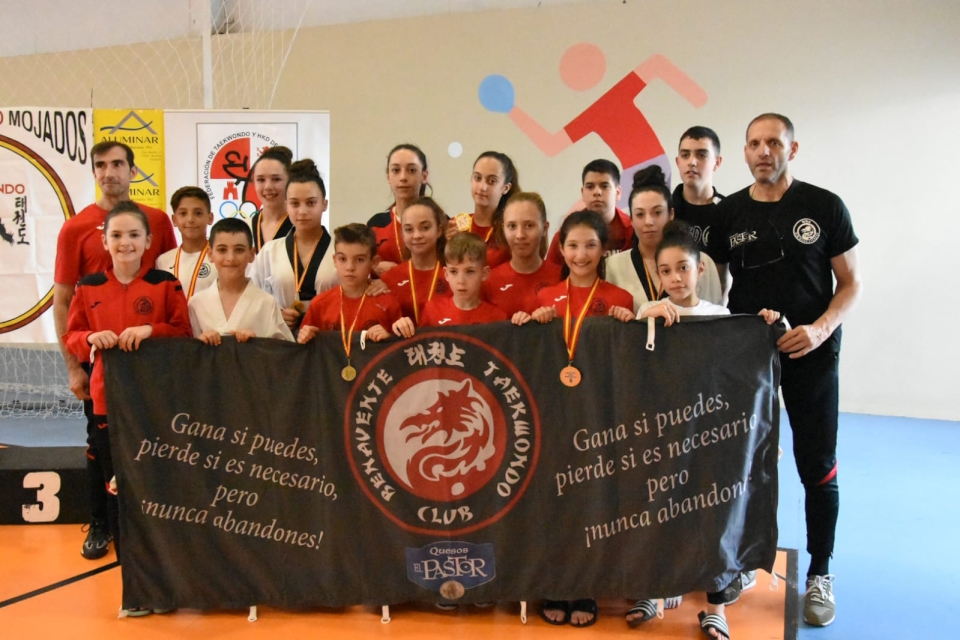 El Club Taekwondo Benavente Quesos el Pastor destaca en el Campeonato de Castilla y León Infantil de Poomsaes y Promoción