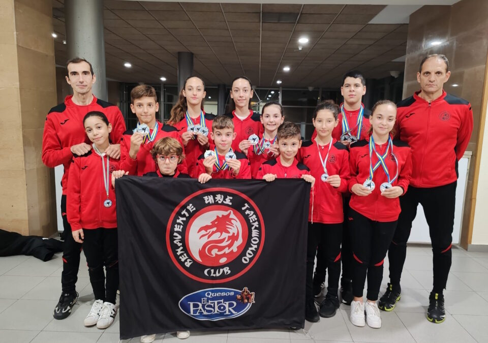 2 Oros, 2 Platas y 3 Bronces para el Club Taekwondo Benavente Quesos el Pastor en el Open de Avilés de Poomsaes