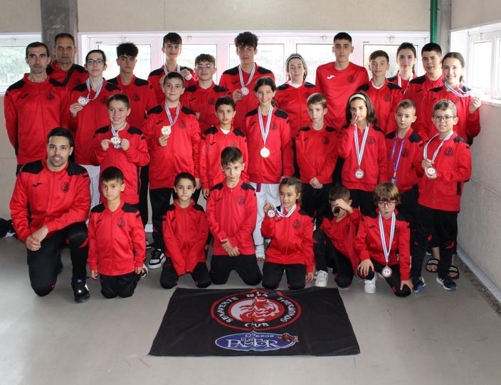 Exitoso Torneo Internacional de Taekwondo en Pontevedra: El Club Taekwondo Benavente Quesos el Pastor destaca con 18 Medallas